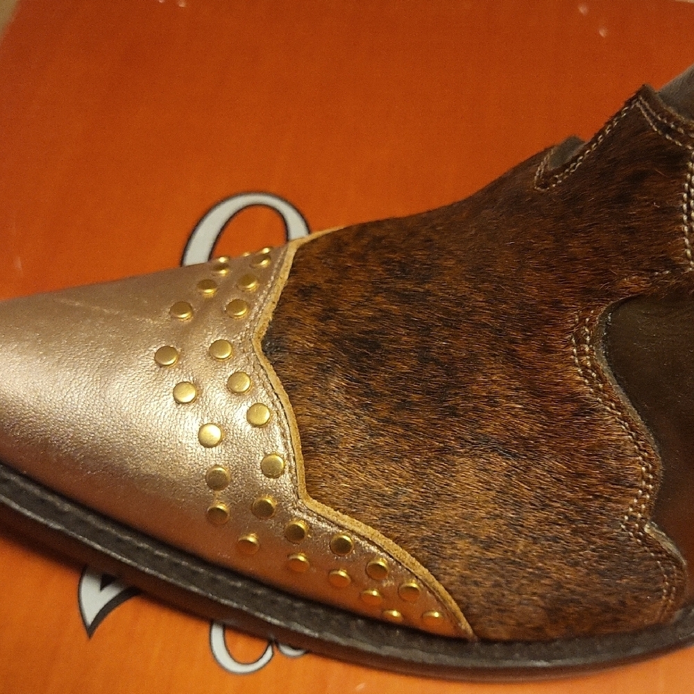 Stylish Brown and Gold Ankle Booties - Picture 9 of 15